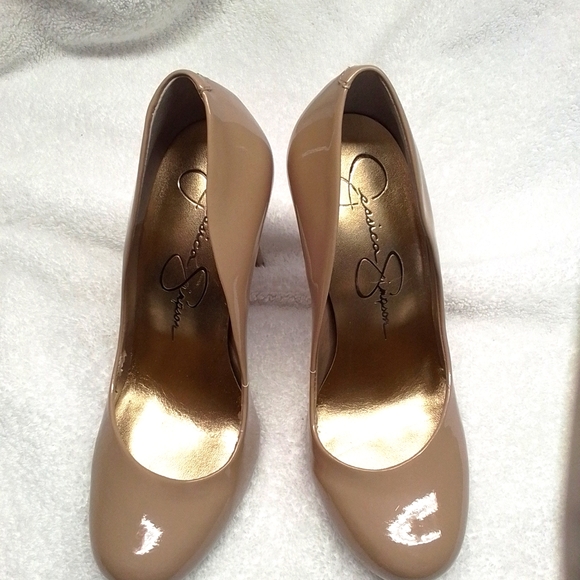Jessica Simpson, brand new, patent nude heels - Picture 2 of 4